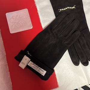 SAKS Suede Gloves, Saks Fifth Ave women vintage black, size 7 rhinestone trim